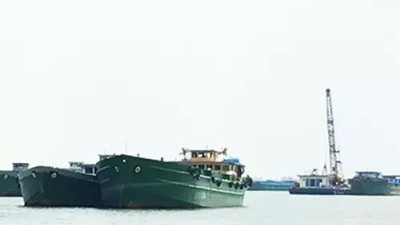 Cần mua sà lan hàng khô không nắp hầm 400 tấn 
