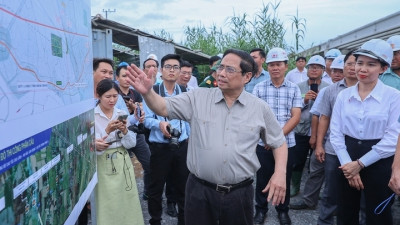 Vietnam: Prime Minister Directs Completion of two Mekong delta expressways by December