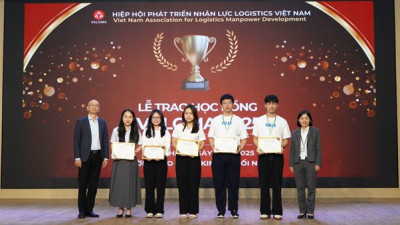 QUỸ HỌC BỔNG VALOMA chắp cánh ước mơ cho sinh viên ngành Logistics và Quản lý chuỗi cung ứng trên toàn quốc năm 2025