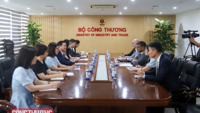 Việt Nam - Canada thúc đẩy hợp tác đầu tư vào logistics, tăng cường kết nối chuỗi cung ứng