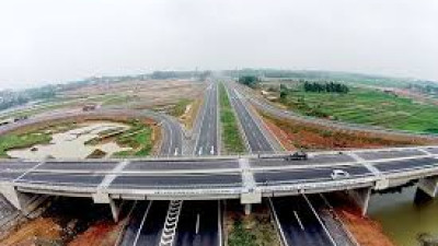 Đẩy nhanh tiến độ xây dựng đường cao tốc Bắc - Nam phía Đông