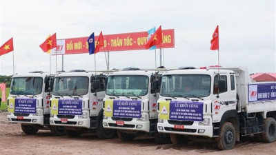 Construction of trans-Mekong Delta expressway kicks off