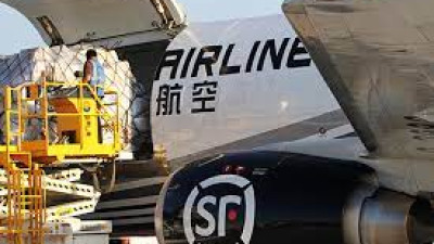 Lượng hàng hóa vận chuyển từ Trung Quốc sang Hoa Kỳ giảm do hàng chục chuyến bay thương mại điện tử bị hủy