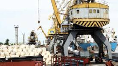 Bãi bỏ một số quy định về xuất nhập khẩu và thuê kho bãi