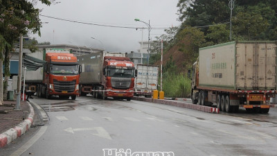 Dừng tiếp nhận phương tiện vào bãi phi thuế quan tại khu vực cửa khẩu quốc tế Hữu Nghị